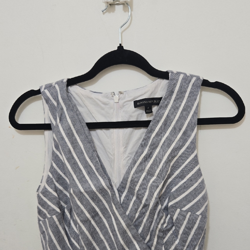 Banana Republic Gray-Blue and White Wrap Dress, Size 4